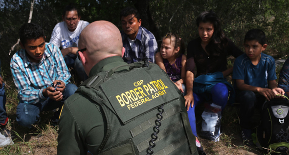 Aumentan arrestos de familias en frontera