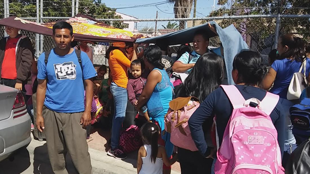 En EL Chaparral: 370 mexicanos piden asilo a EEUU